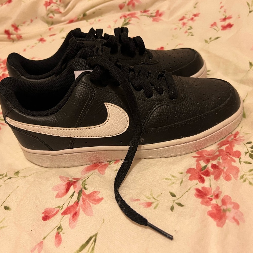 Nike Black and White Women's Sneakers